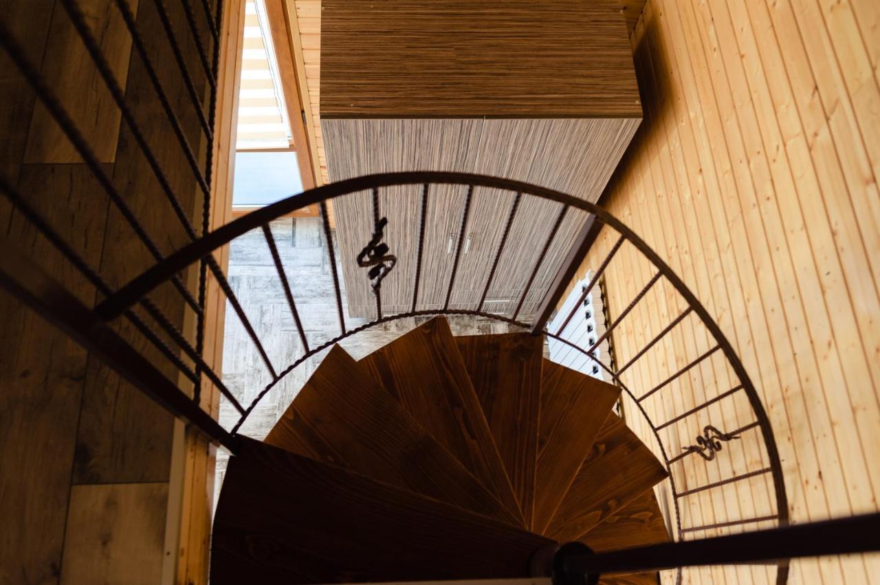 La Maria Si Ioana Apartment Curtea De Arges Ngoại thất bức ảnh